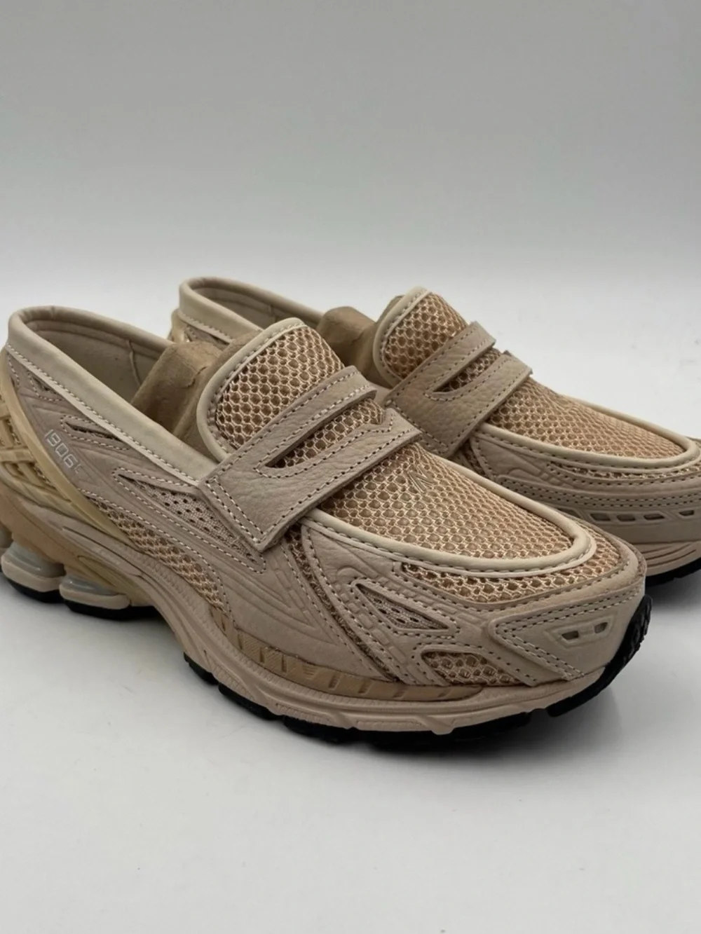 New Balance 1906LN U1906LN Beige Mesh Leather Loafer Sneaker Shoes - Size US 6.5